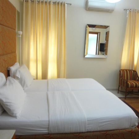 Astoria Hotel Mumbai Dış mekan fotoğraf